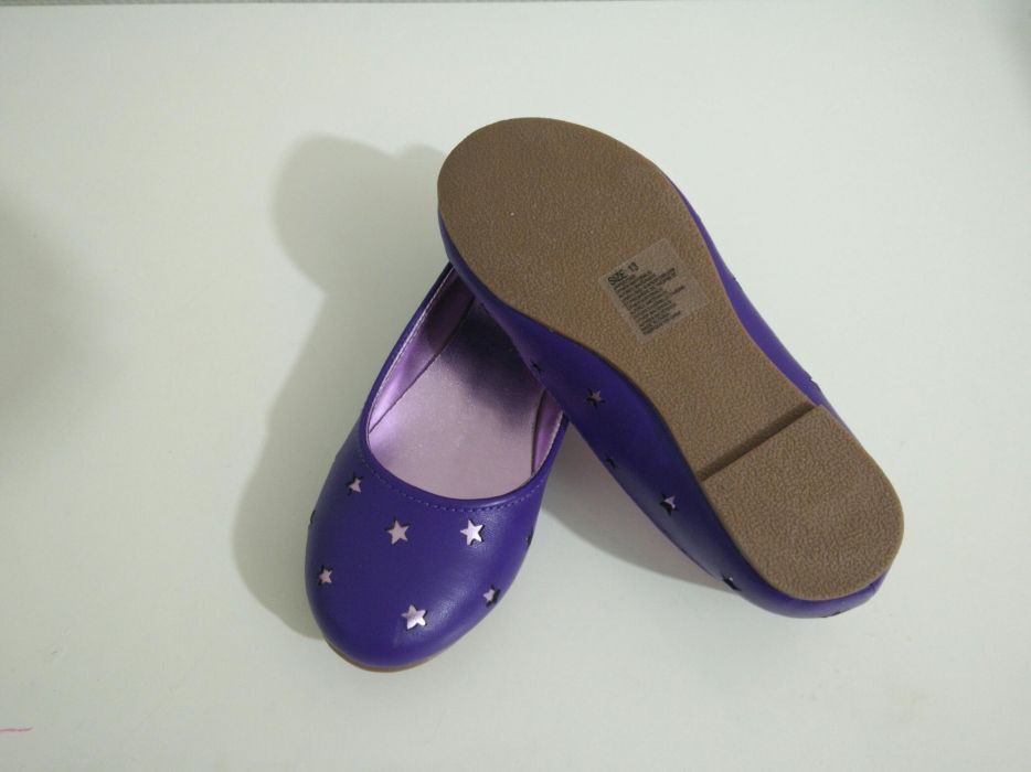 Туфли и кроссовки для девочки