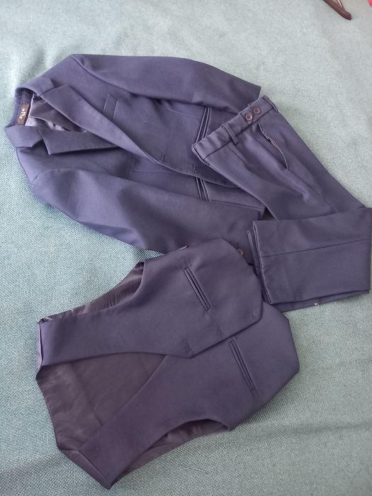 Костюм темно-синий на мальчика