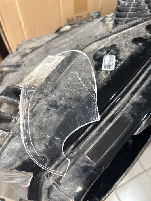 BMW X7 передняя фара