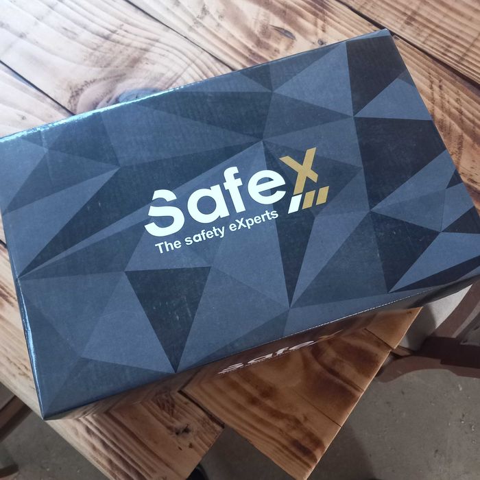 Работни обувки с бомбе