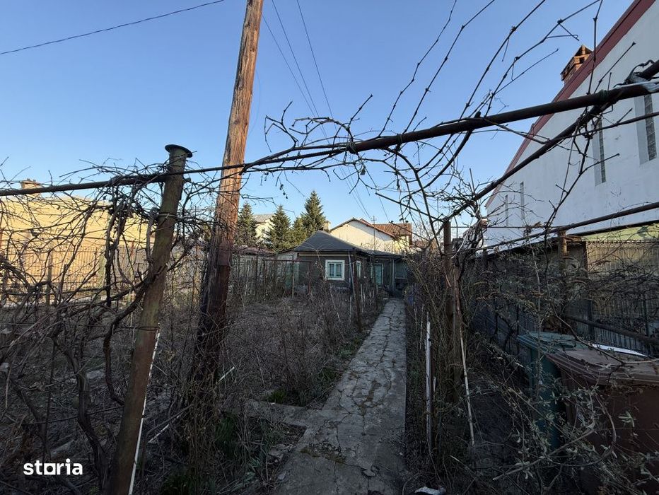 Casa demolabila/renovabila langa Lacul Grivita