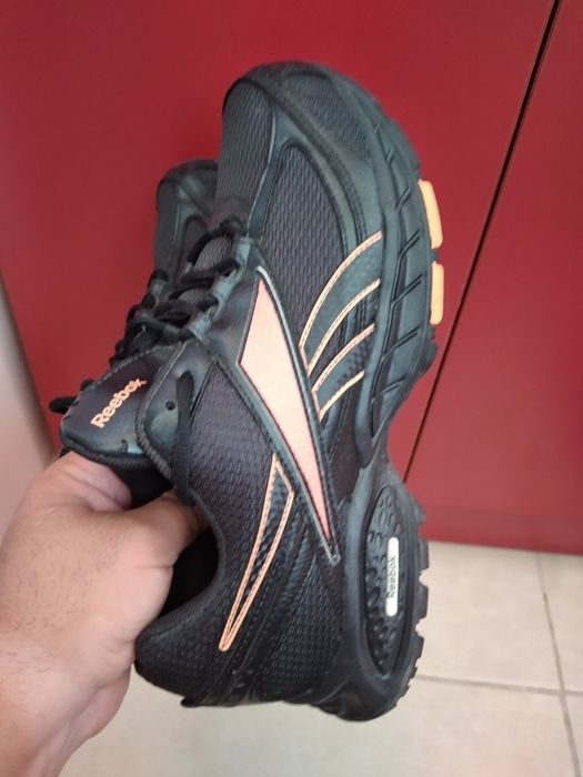 Маратонки Reebok номер 41