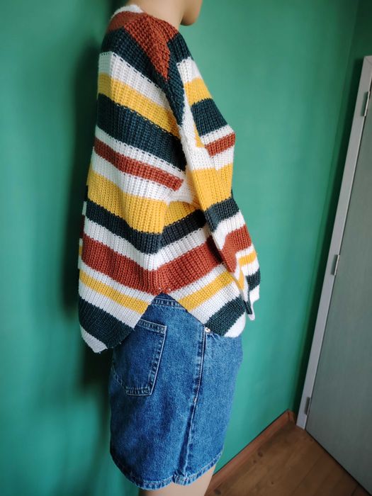 Леки пуловери размер М и S