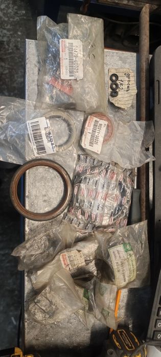 Ремкомплект суппорта, сальники Прадо 95 1KZ