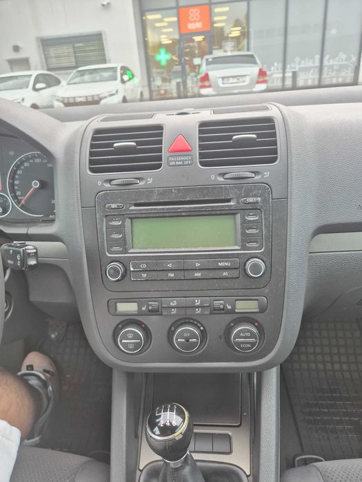 Volkswagen Golf V 1.6 FSI