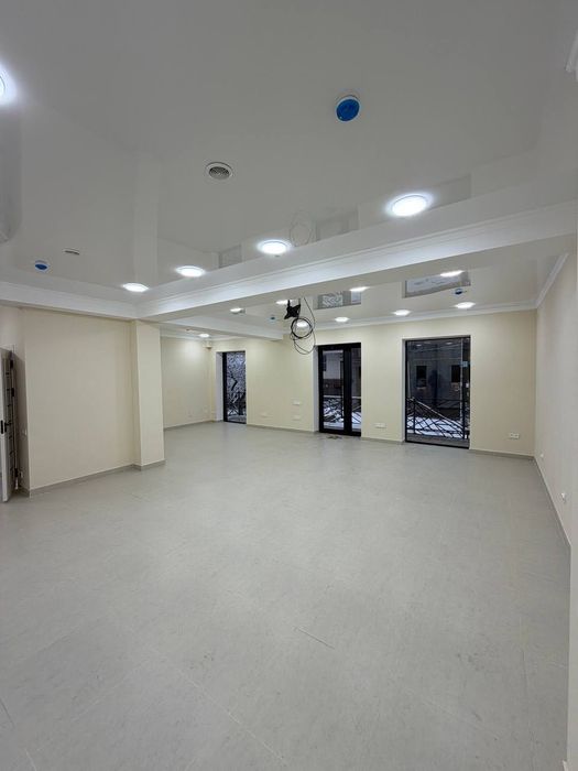 Продается нежилое помещение 74м2.