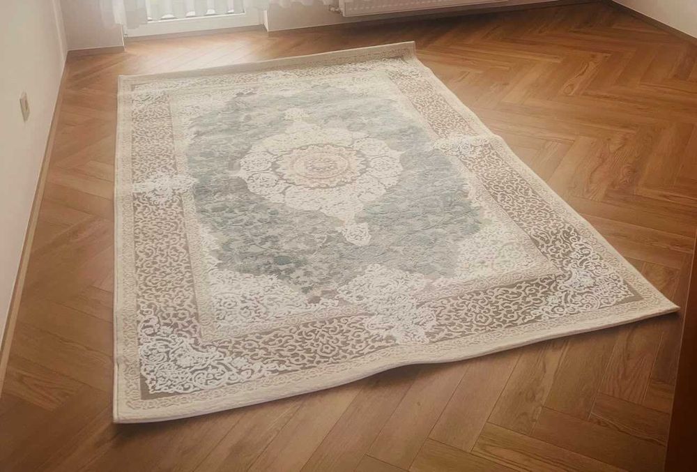 Продаю ковер для спальни