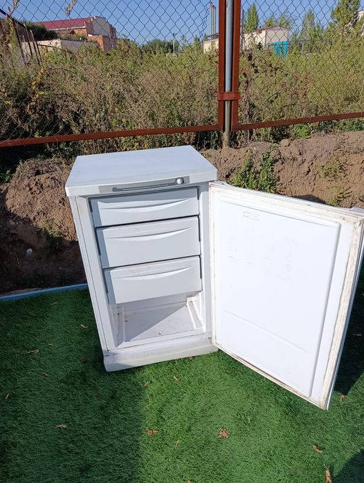 Морозильник indesit