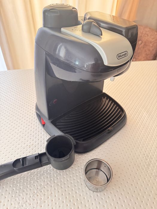 Кофеварка Delonghi