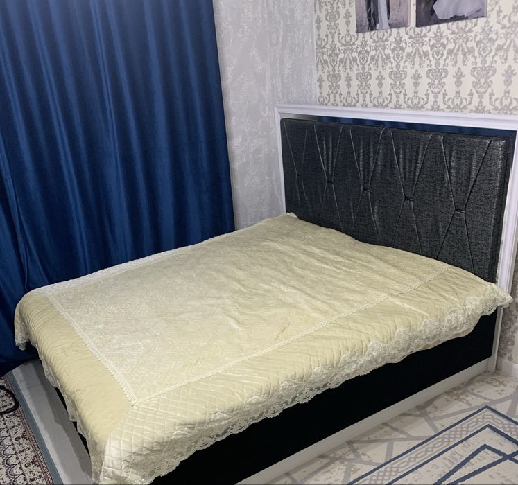 Спальный кровать с матрасом