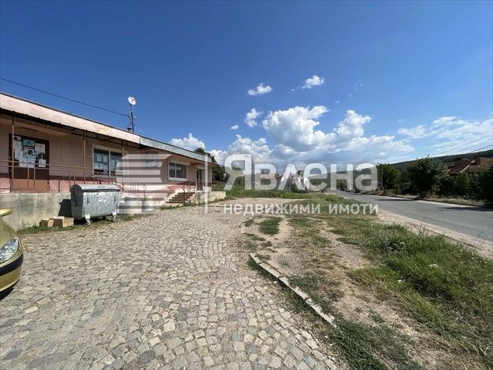 Продавам УПИ 2230 кв.м.