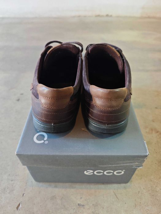 Мъжки обувки Ecco - кафяви и черни