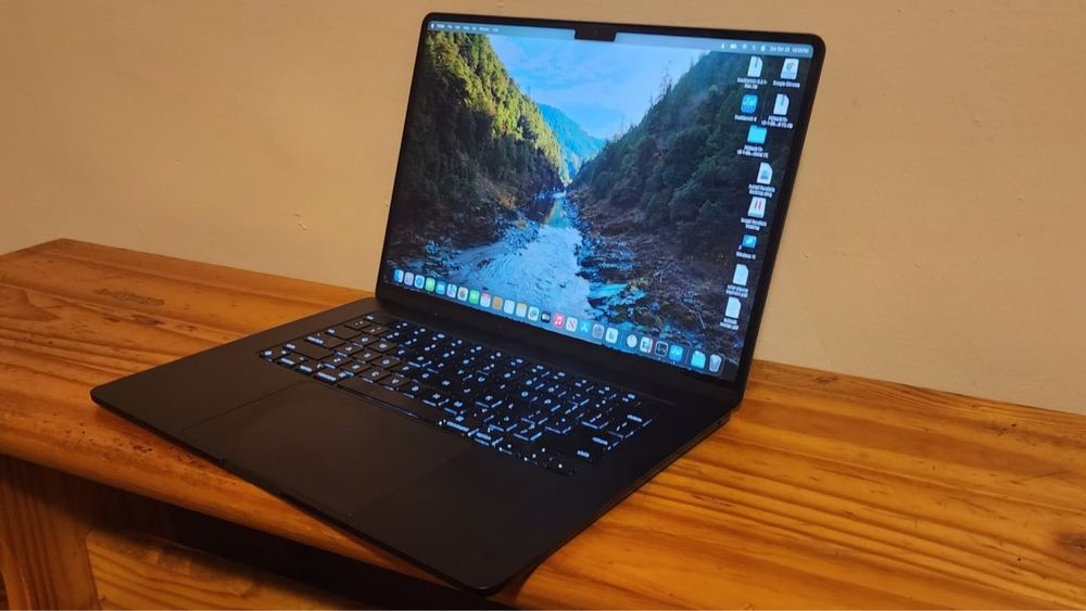 Macbook air m2.