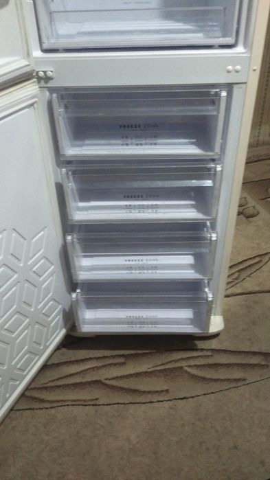Продам двух камерный холодильник Бирюса