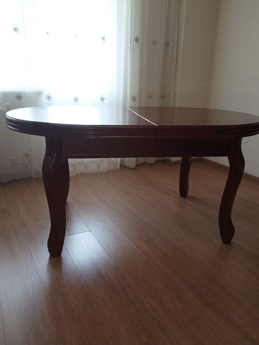 Стол и 8 стульев