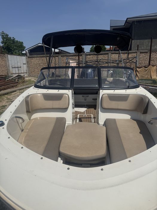 Продается американский катер Bayliner vr4
