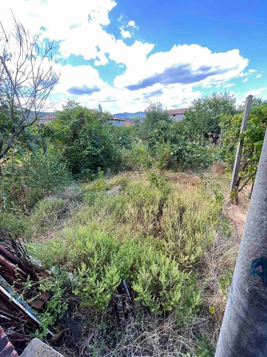 Къща 100кв.м. застроена площ с 500кв.м. двор