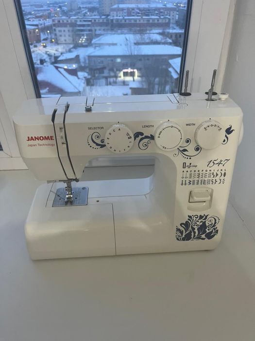 Продам швейную машинку