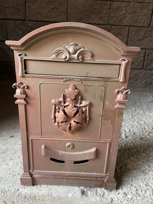 Почтовый ящик для дома