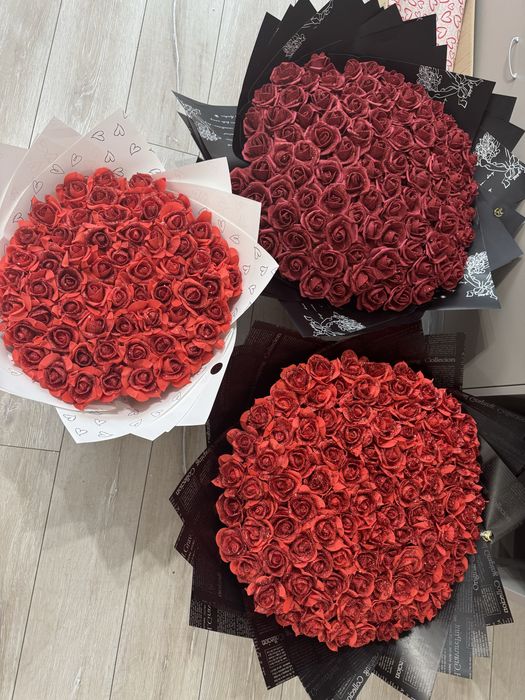 Букети от брокатени рози