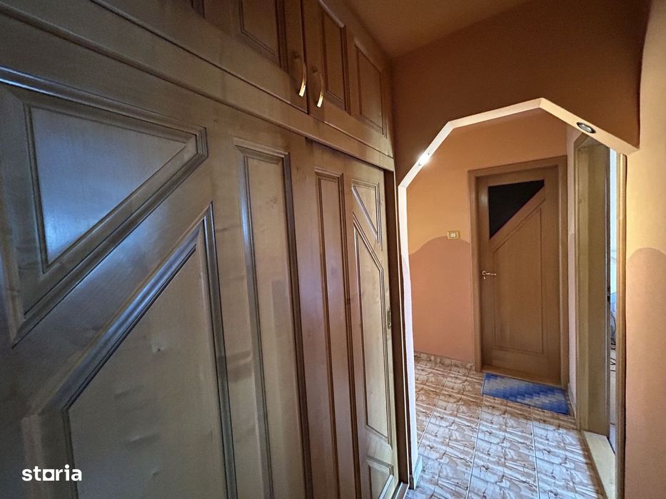 Inchiriez apart.3 cam.decom.et.2/4,modern,zona Vlaicu-Mall