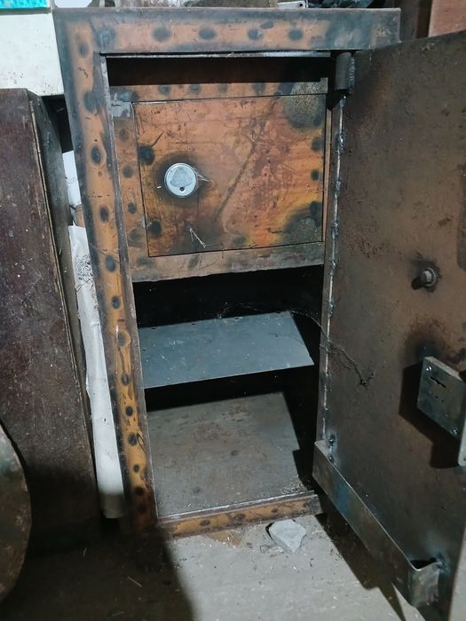 Сейф сатылады  келисип бериледи