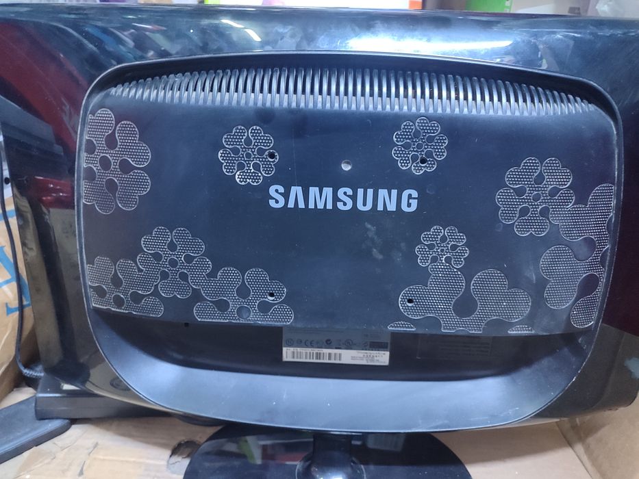 Монитор Samsung SyncMaster 2033SN,