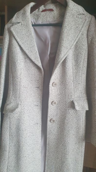 Продам женское  пальто
