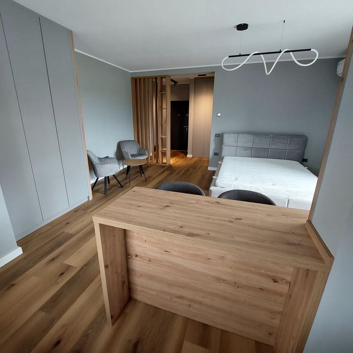 Inchiriez apartament