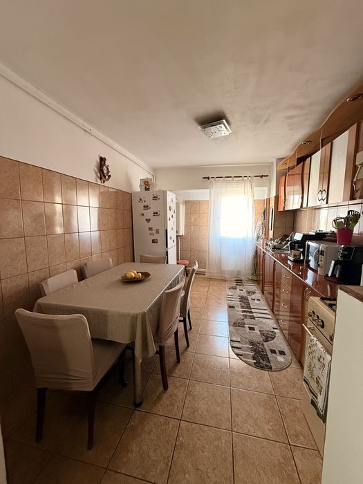 Apartamnet 4 camere Dorobanți, 100 mp, etaj 3, 2 bai, centrala