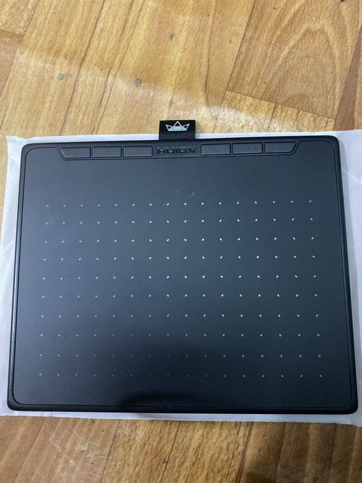 Продаётся графический планшет HUION INSPIROY RTS-300