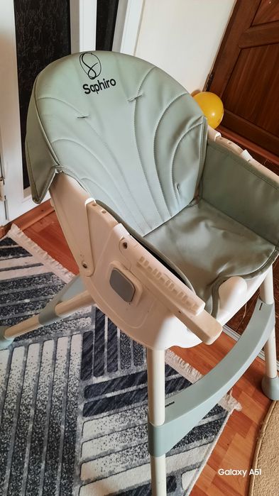 Scaun de masă bebe