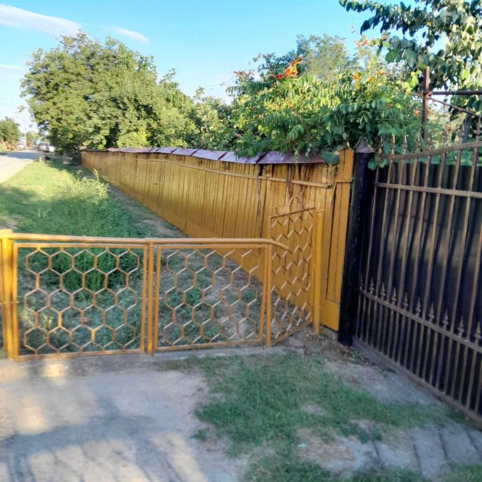 Casă bătrânească de vânzare + 6700 mp Cozia, jud. Iași