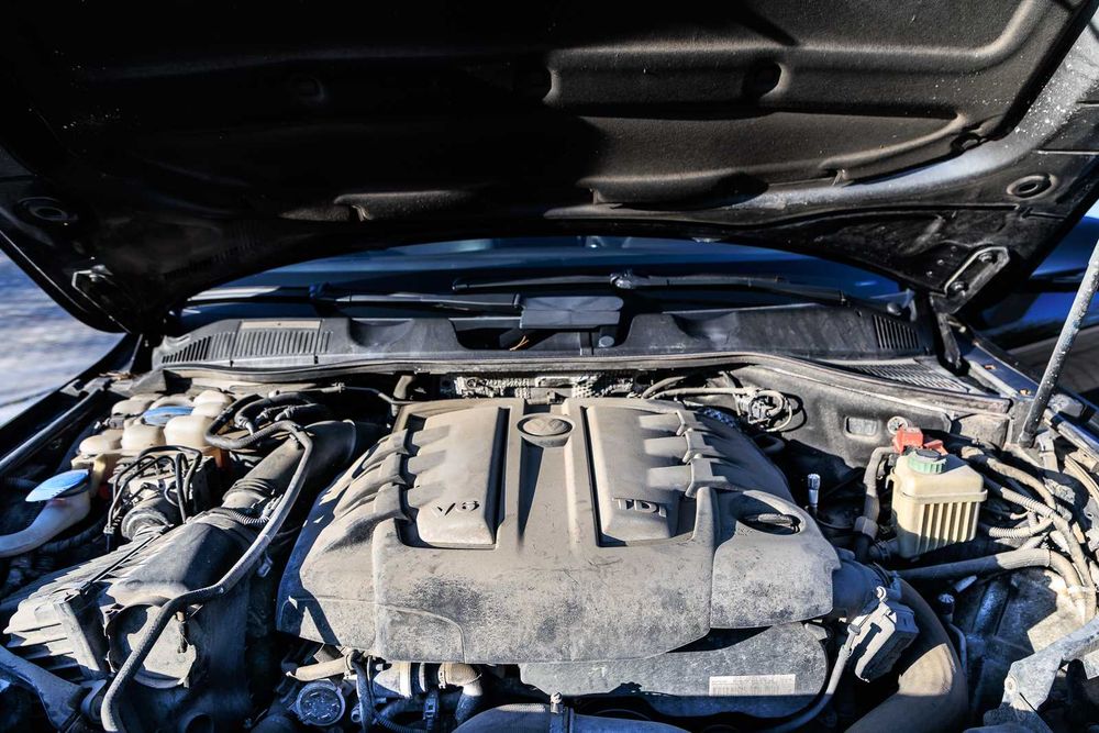 Фолксваген Туарег (VW Touareg ) дизел, 240 к.с. 2010 г. въздушно окачване ACC 360° камери