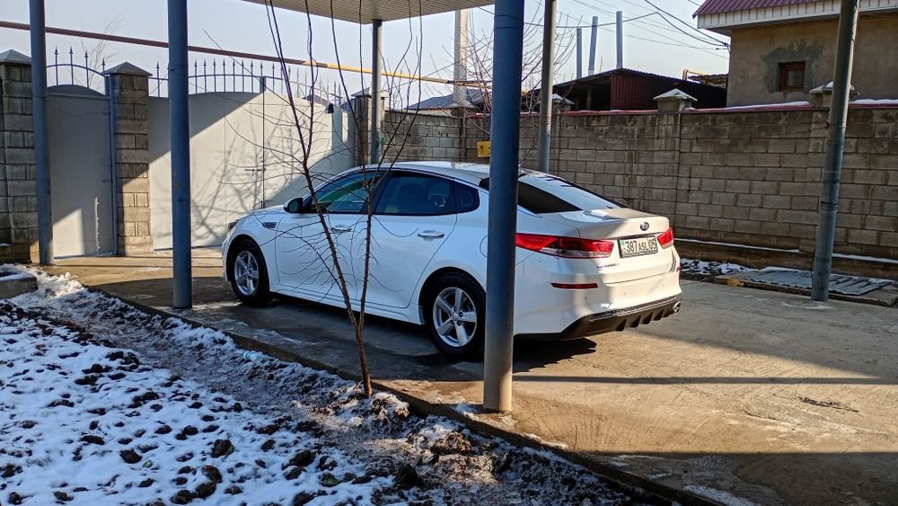 Продам Киа Оптима 2018 года 2.4 объем