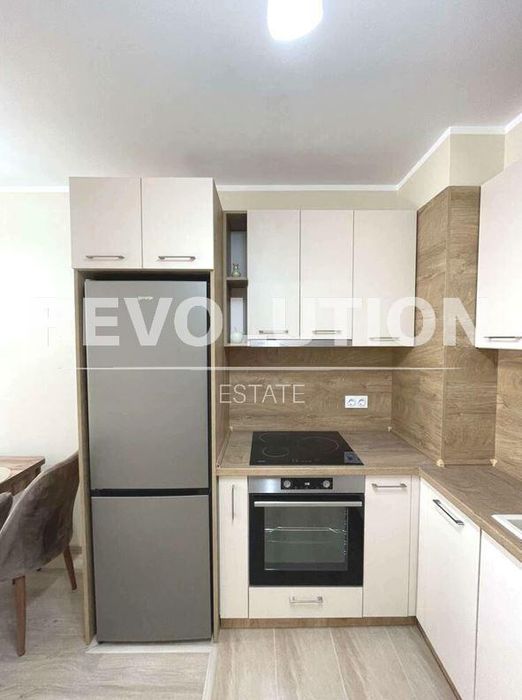 Дава се под наем Двустаен апартамент в Варна, Победа - 63 кв.м за 725 € - Снимка #3