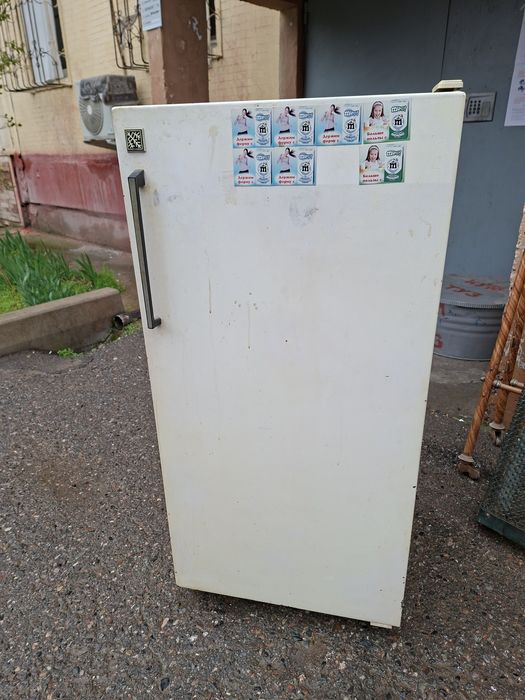 Холодилник сотилади