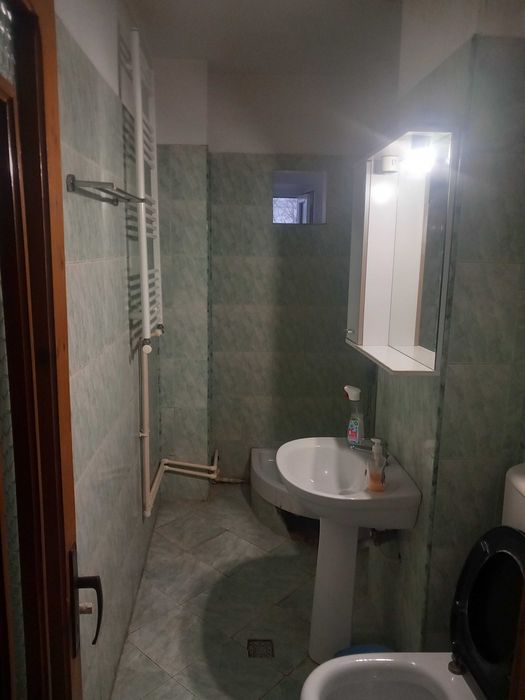 Inchiriez garsoniera