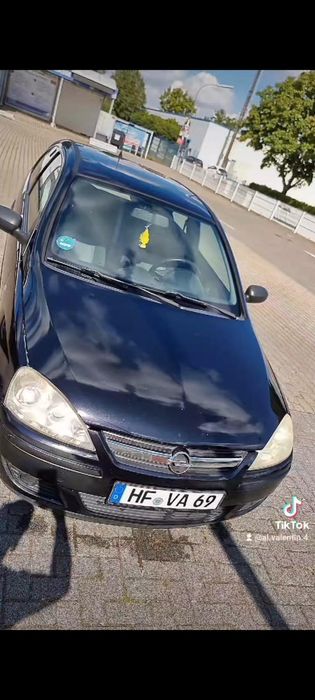 Mașina Opel corsa