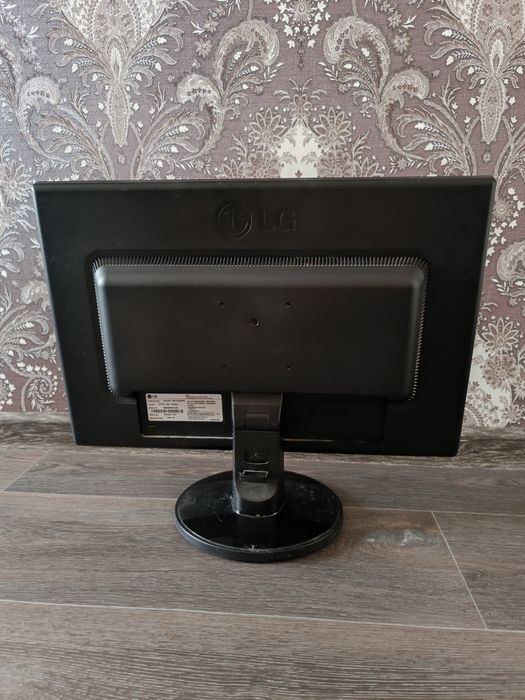Продам монитор LG