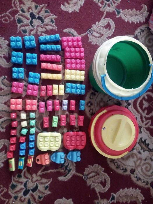 Продаю разные конструкторы и мозаику