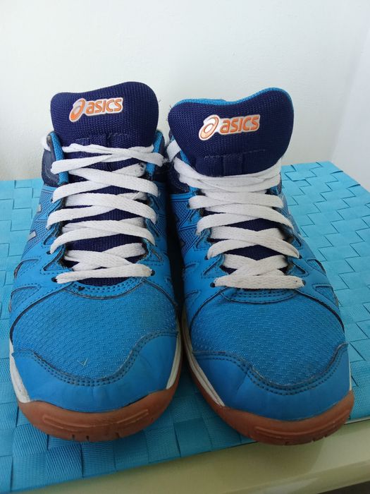 Маратонки asiks за момче с подарък