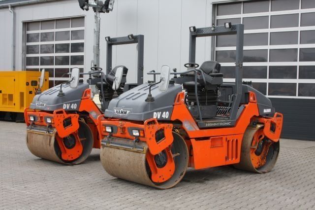 Inchiriere excavator cilindru compactor miniincarcator Bobcat buldo