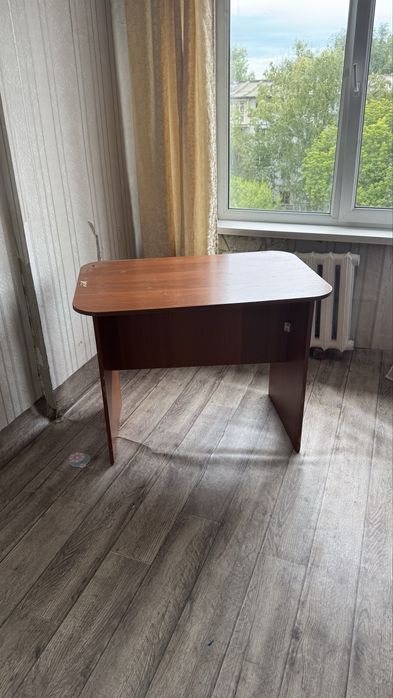 Пррдам стол, деревяный