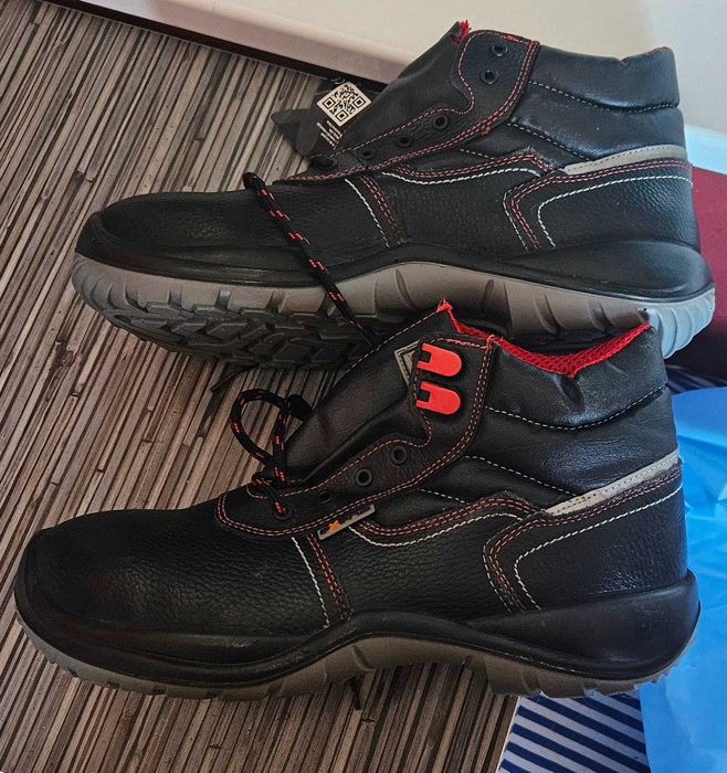 Safty shoes / защитни обувки