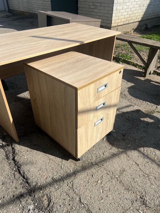 Столы офисные б/у