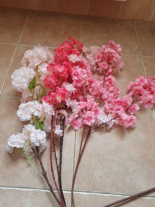 Ghirlande flori artificiale  4 buc ( 105 cm lungimea unui fir)
