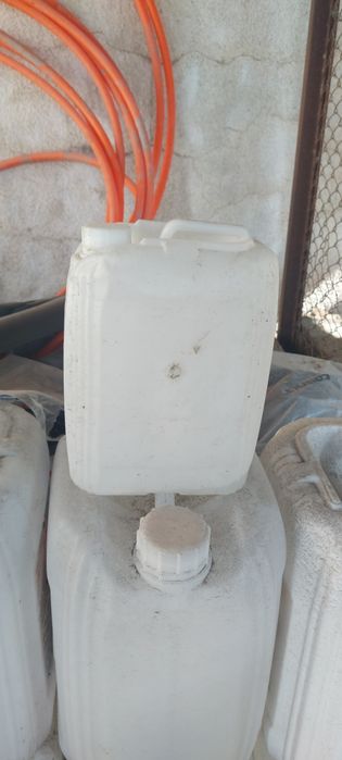 Канистры 10,20 лт. Пластиковые