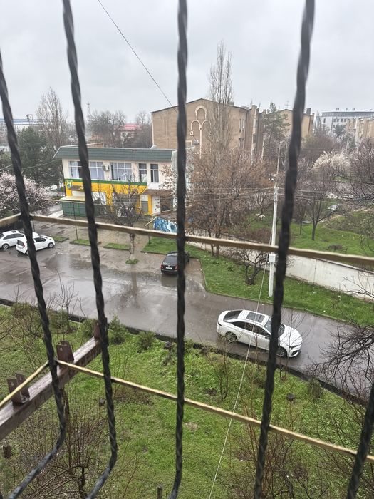 Qora qamish 2/5  4 xonali dom 4 etaj  remontlari  yengi ozimizaniki