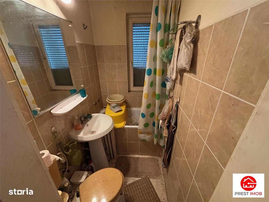 De vanzare casa in curte comuna